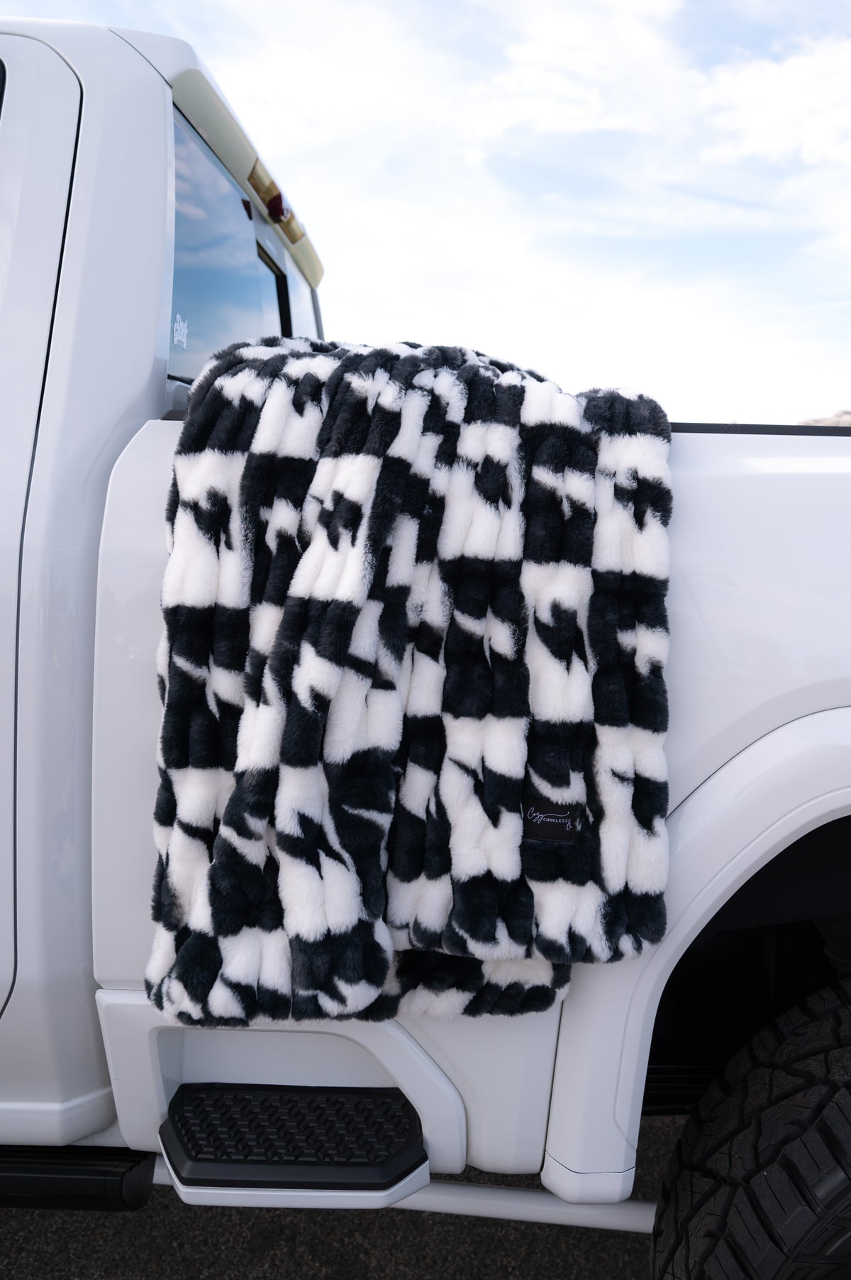 Checkered lightning Bolts