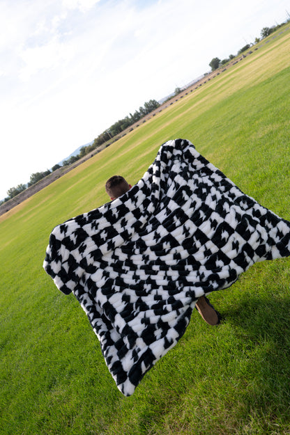 Checkered lightning Bolts